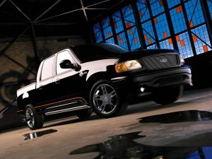Ford F-150 Harley-Davidson SuperCrew 2001 года